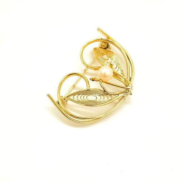 Vintage Filigree Leaf Pearl Brooch Gold Tone Swirl Floral Pin - Picture 4 of 4